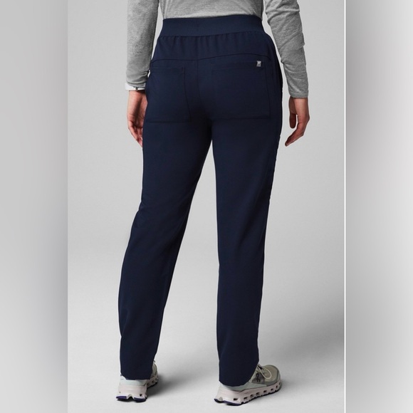 Fabletics Navy Scrub Set - Picture 9 of 12